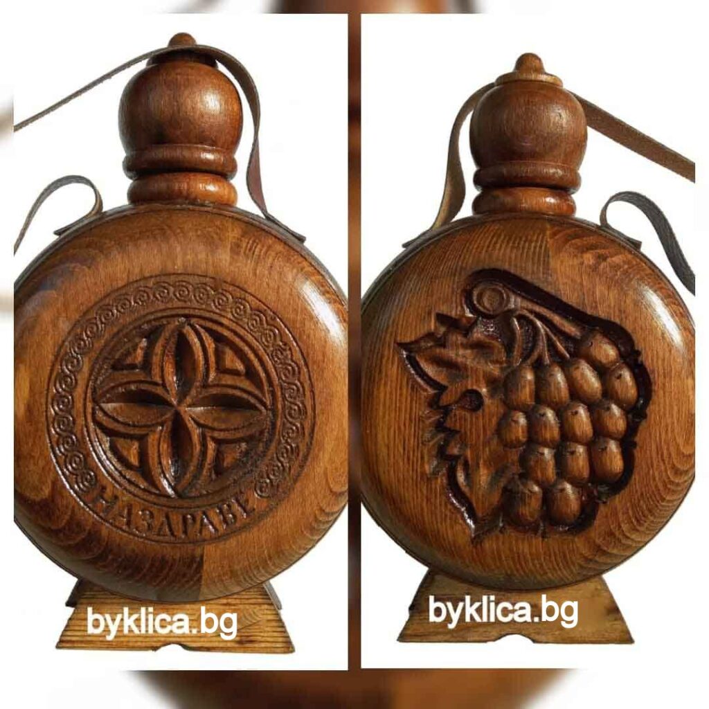 бъклица с дърворезба